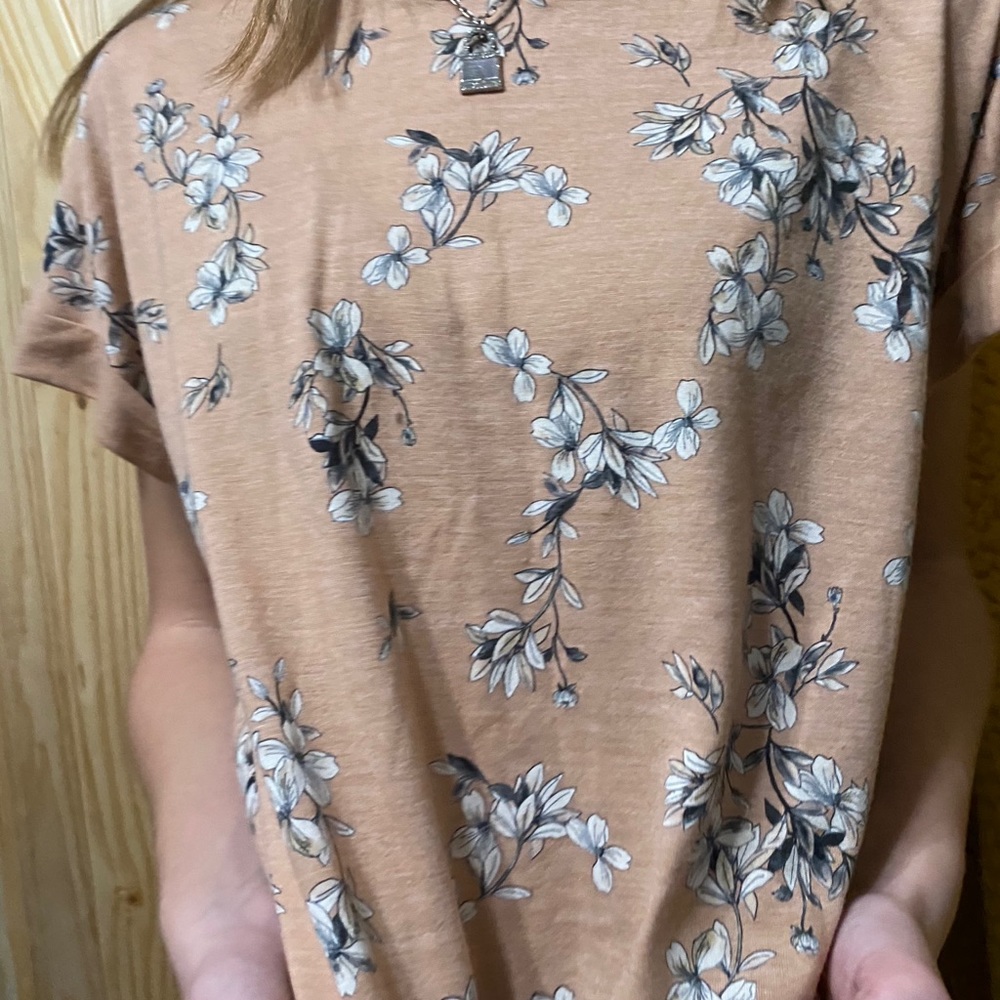 Floral top - Picture 8 of 9